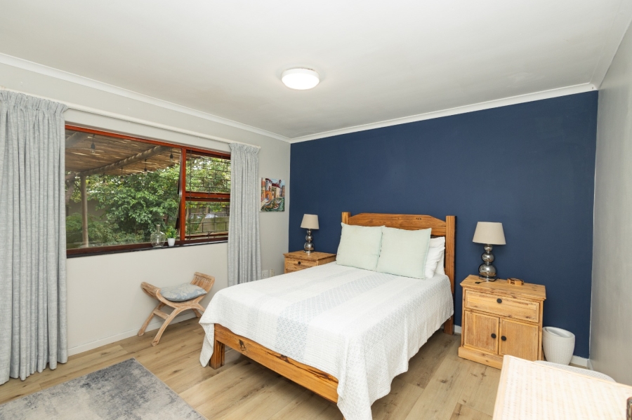 To Let 5 Bedroom Property for Rent in Vierlanden Western Cape